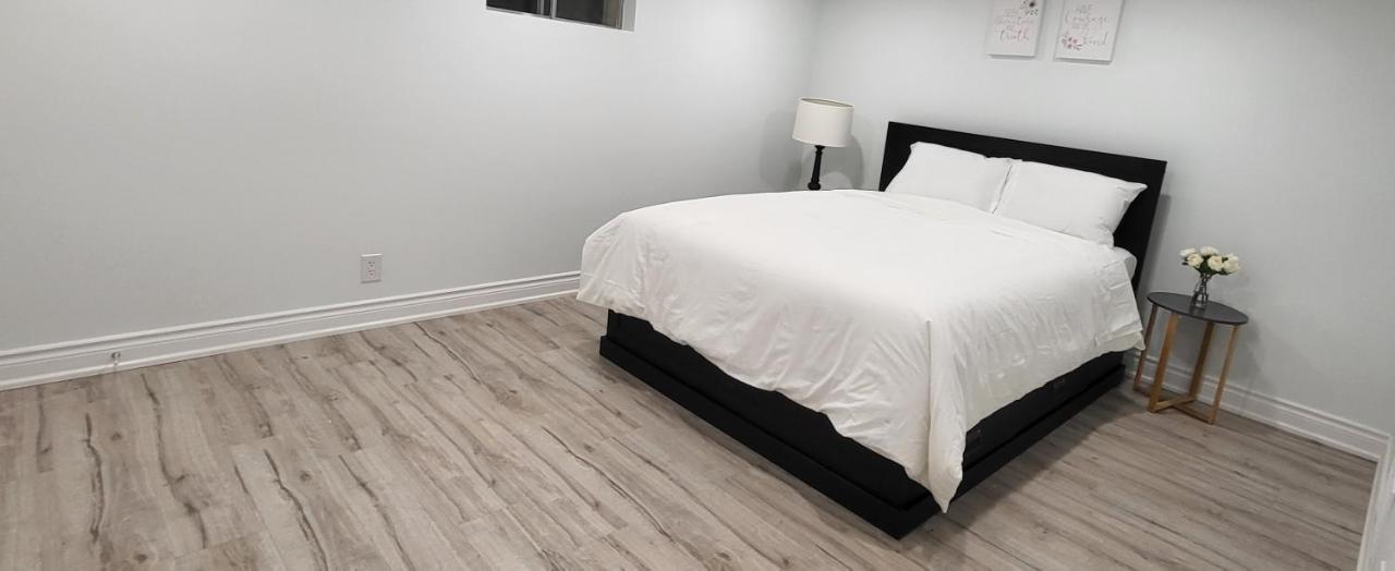 Queen Bedroom With Private Washroom Near 401, 404, Dvp, Markham, North York, Free Parking Toronto Exterior foto